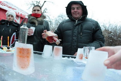 В Киеве появились замерзшие цветы