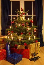 Рождественская елка - символ духовных и семейных ценностей