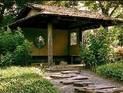 Беседка в японском саду